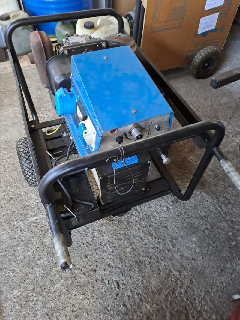 Gruppo Elettrogeno Diesel Aperto Usato, Monofase 6 Kva- 230 Volt, Marca Mosa, Mod.: MG 6000 D.R.A.E. €. 2.000,00 + Iva- - immagine 2