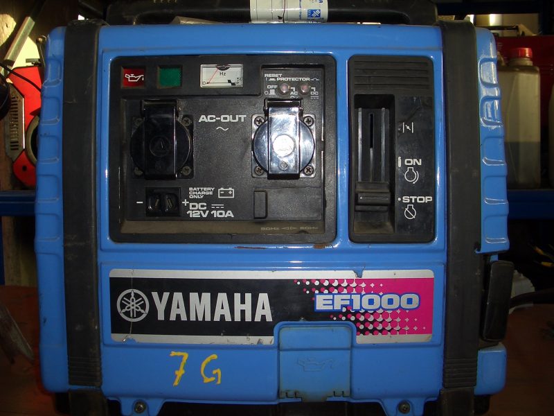 Gruppo Elettrogeno Silenziato a Benzina Usato, Marca : Yamaha, Mod. EF 1000  €. 750,00 + Iva-