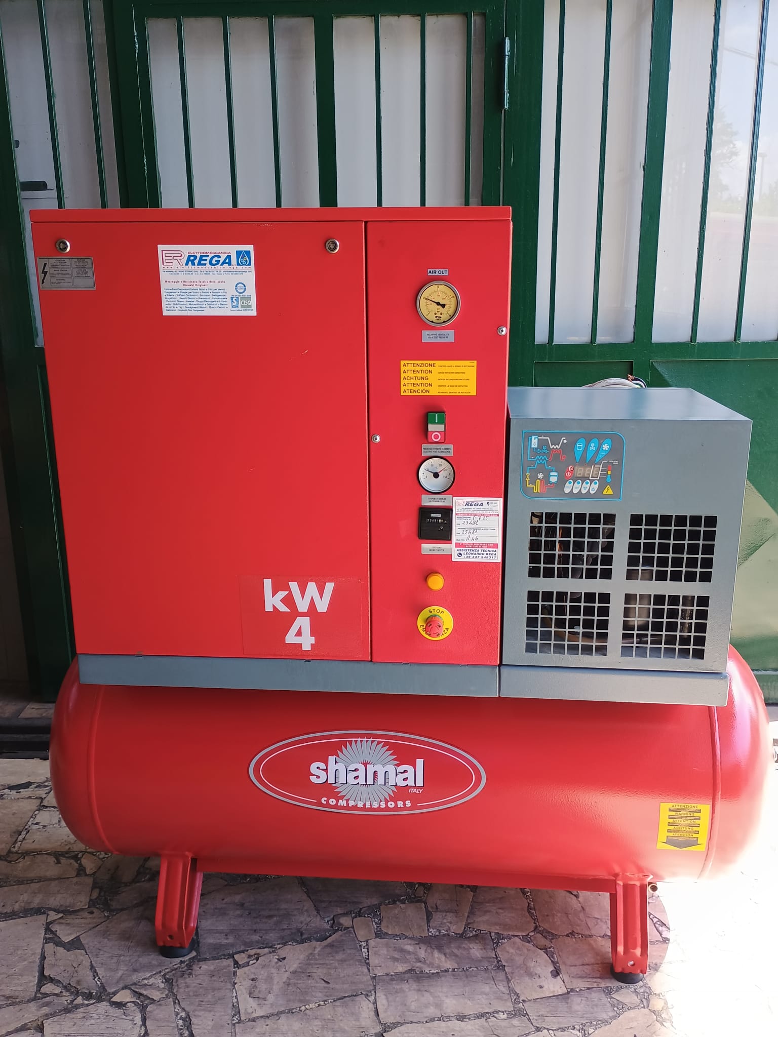 Compressore a Vite Silenziato USATO Hp 5,5 Completo Di Serbatoio Orizzontale Da 270 Lt. + Essiccatore 10 Bar, Marca “Shamal” Mod.: Melody 4/10/270 DF €. 2.500,00 + Iva-