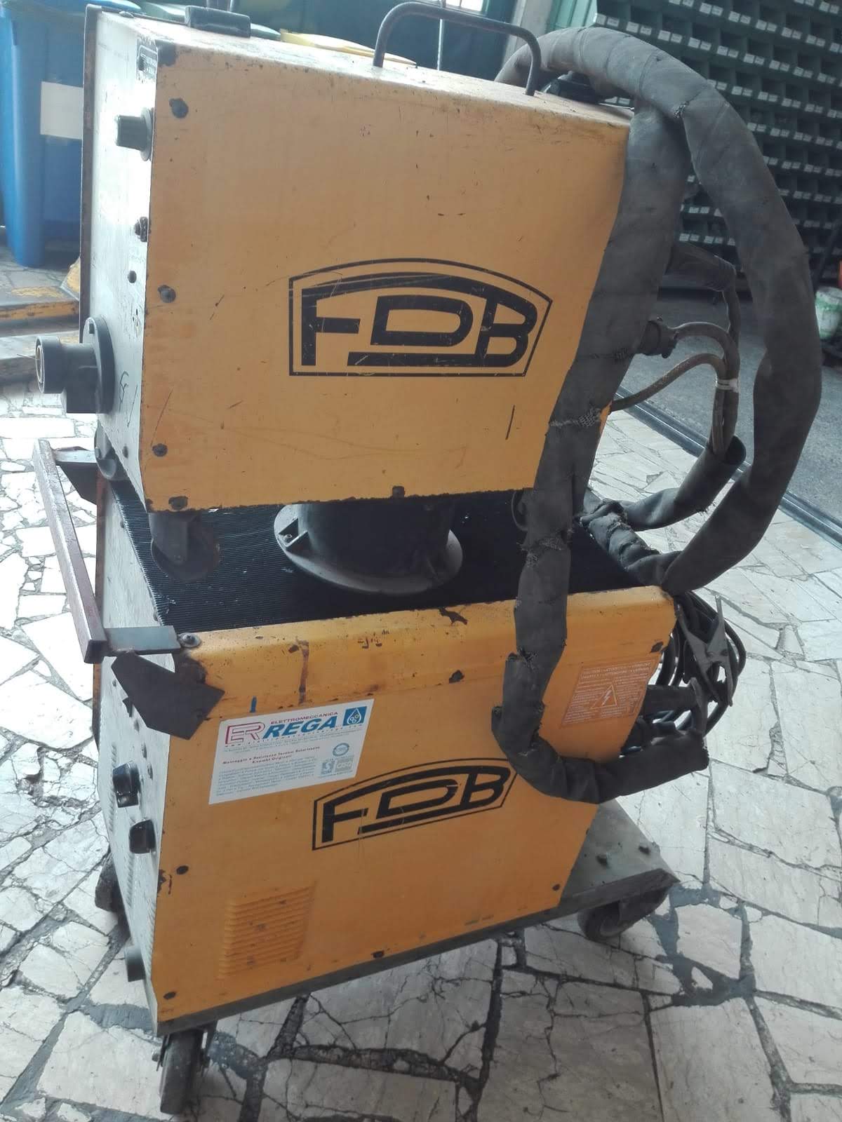 Saldatrice a Filo Continuo USATA Da 300 Ampere, Marca : "FDB" €. 750,00 + Iva- - immagine 3