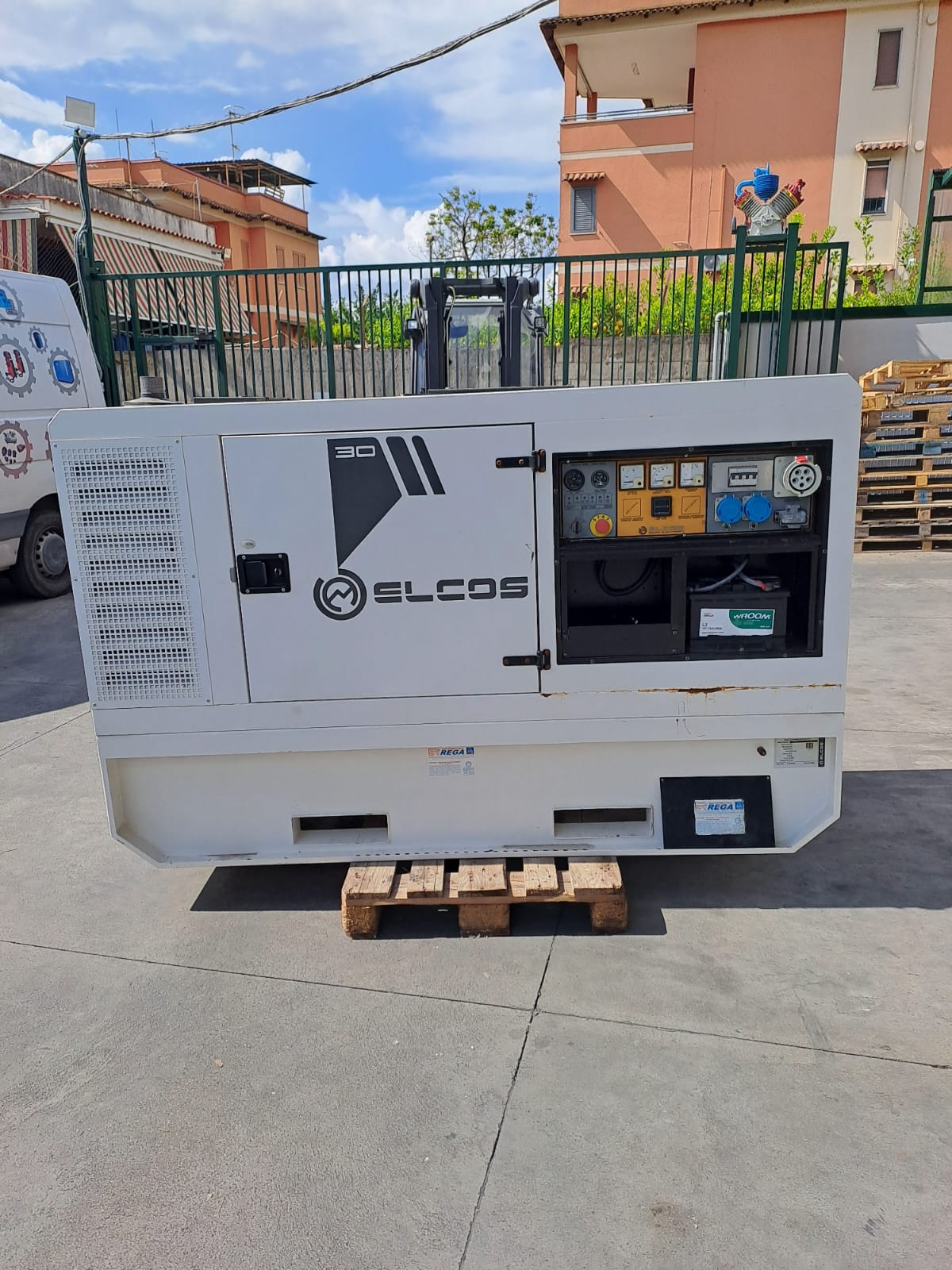 Gruppo Elettrogeno Silenziato USATO FIAT/lVECO Diesel, Marca : "Elcos" 33/30 Kva, €. 7.000,00 + Iva- - immagine 9