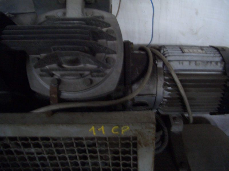 Compressore a Pistoni Aperto USATO Con Serbatoio Da 100 Lt. HP 5,5 Alimentazione Trifase : 400 Volt, Marca Atlas Copco. €. 1.350,00 + Iva- - immagine 2
