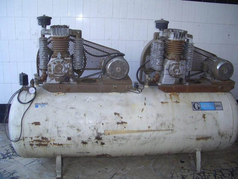 Compressore USATO a Pistoni “Tandem” Aperto Con Serbatoio Da 1000 Lt. HP 7,5+7,5, Alimentazione Trifase : 400 Volt, Marca “BALMA” €. 1.850,00 + Iva-