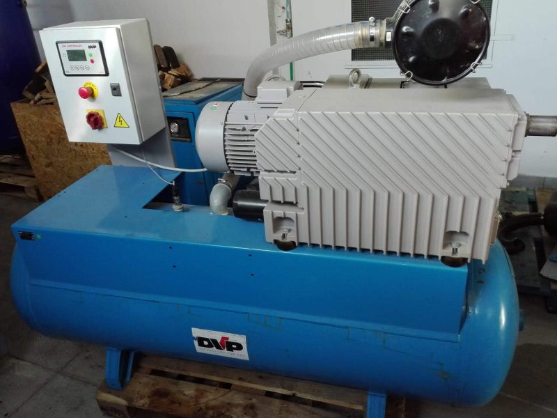 Pompa Per il Sottovuoto USATA, Portata : 305 Mc./Ora A -10 Mbar, Hp 10, Trifase, Marca : "DVP" Mod.: LC.305- €. 4.000,00 + Iva-