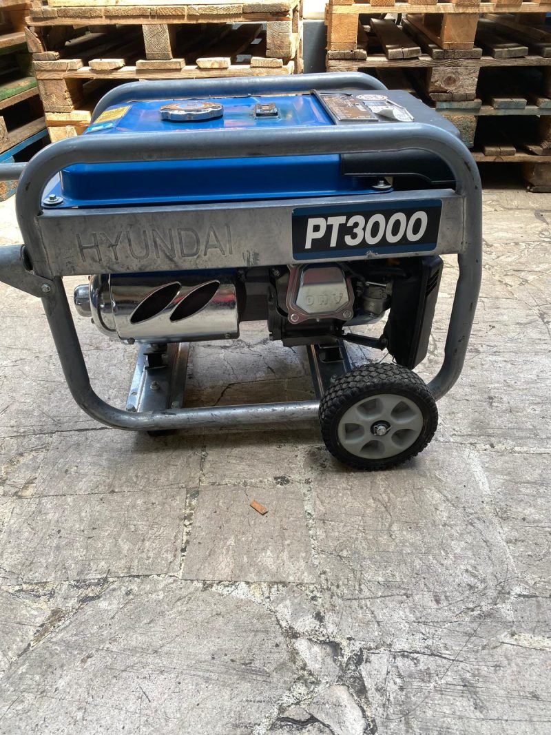 Gruppo Elettrogeno a Benzina Usato, Marca : Hyundai, Mod.: PT3000- Potenza : 3,5/3,0 Kw. Monofase 230 Volt. €. 300,00 + Iva- - immagine 3
