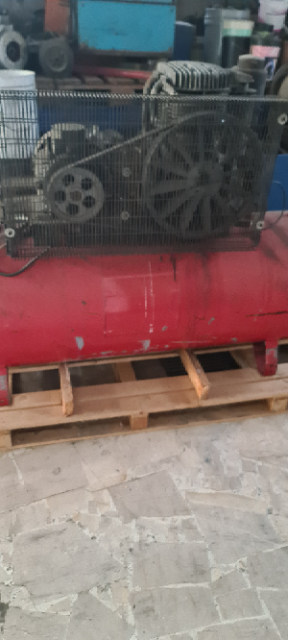 Compressore a Pistoni Aperto USATO Con Serbatoio Da 500 Lt. HP 10, Alimentazione Trifase : 400 Volt, Marca “FIAC”. €. 1.100,00 + Iva- - immagine 3