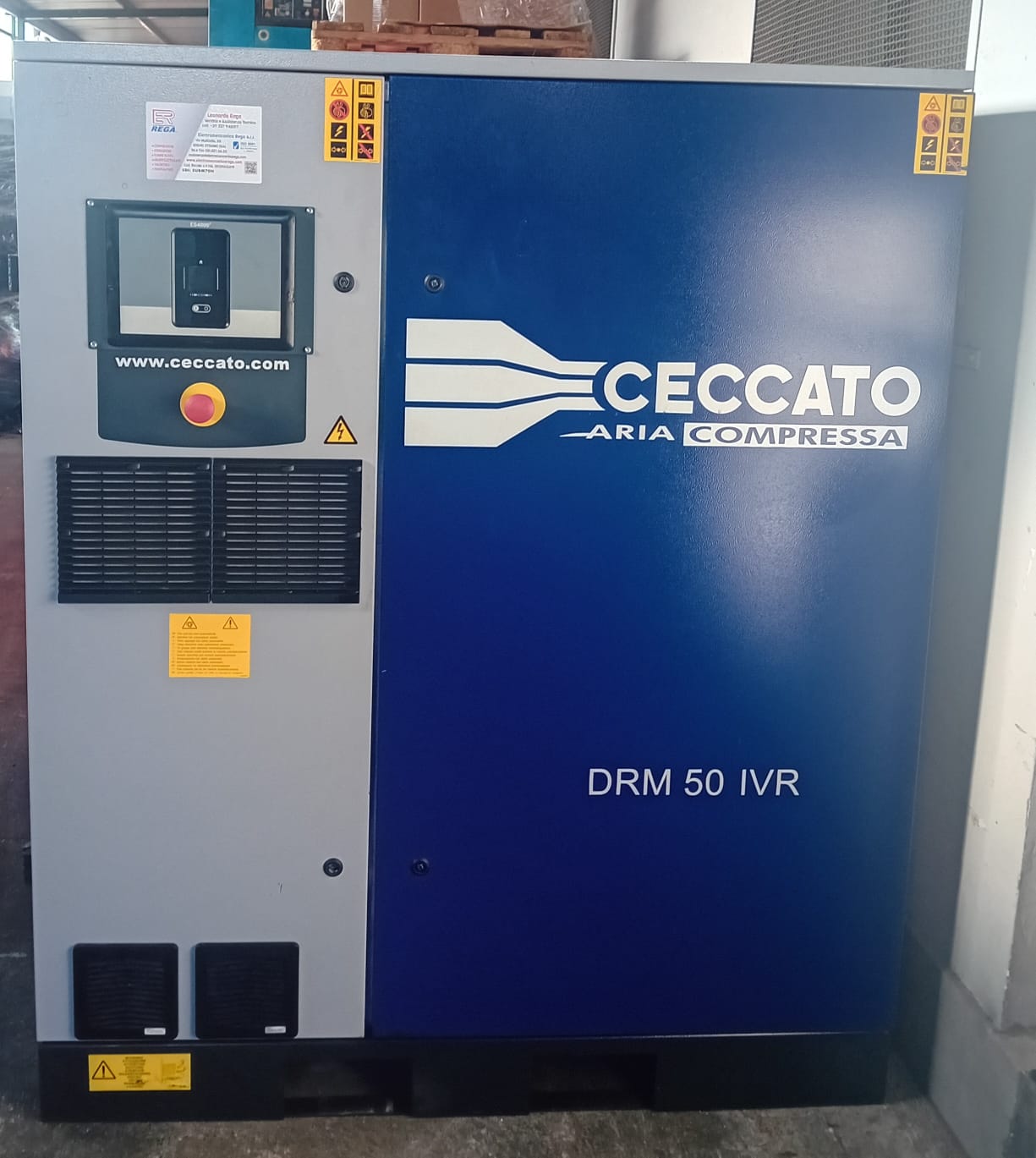 Compressore Rotativo a Vite, Marca Ceccato, Mod.: DRM 50 IVR = 50 HP = 37 kw. Con Inverter A Trasmissione Diretta Con Giunto Elastico. €. 11.000,00 + Iva-